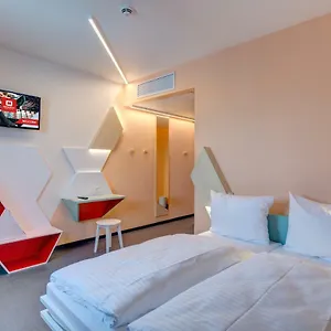 Meininger Hauptbahnhof Otel